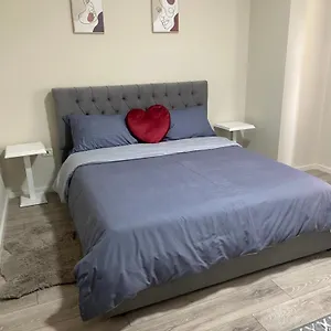 https://apt-chlo-5-tirane.hotels-in-tirana.com