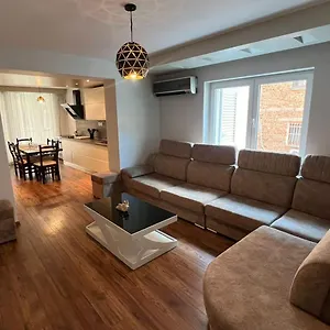 https://apt-sweet-kosova.hotels-in-tirana.com